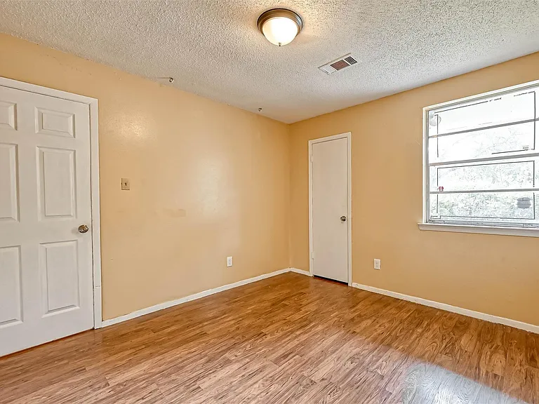 14427 Campden Hill Rd — Photo 7