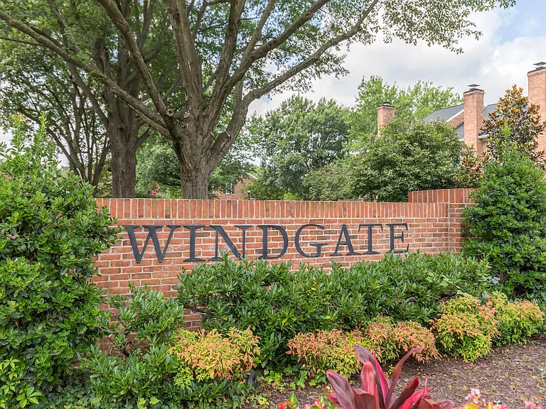 2526 S Arlington Mill Dr — Photo 17