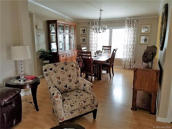 3rd image of 716 Evergreen Ct
