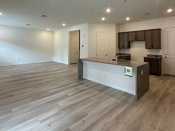 4th image of 583 Clover Bar Ln