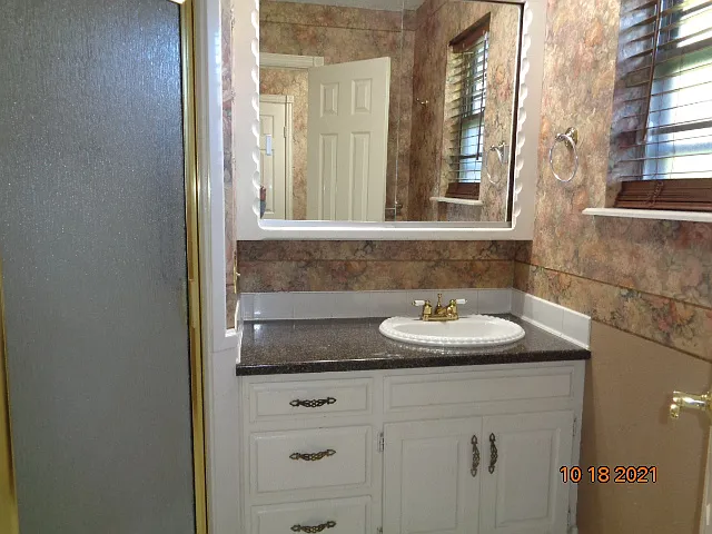 7603 Canode Dr — Photo 10