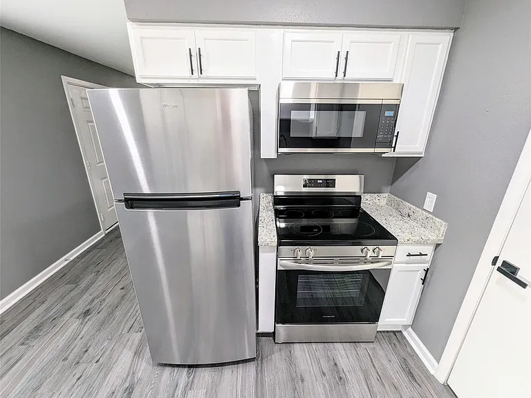 2015 Rosalee St #4 — Photo 10