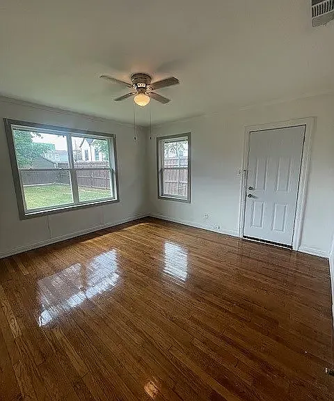 3819 Roseland Ave — Photo 15