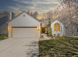 1715 Wildwood Trl, Saline, MI 48176