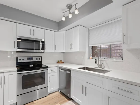 419 Pine Tree Court #21, Atlantis, FL 33462