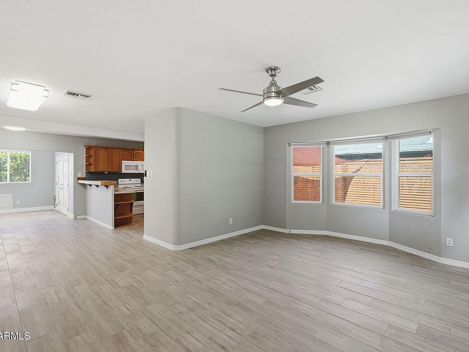 1st image of 1046 E CLARENDON Avenue