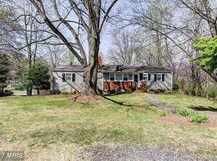 3410 Burrows Ave, Fairfax, VA 22030