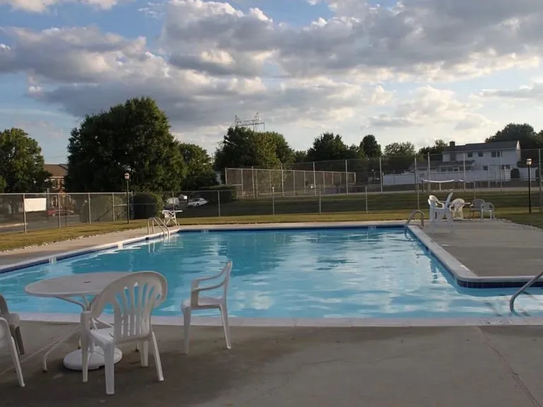 907 Allenview Dr — Photo 13