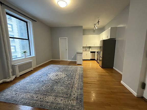 5th image of 210 W 94th St #6N