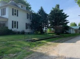 301 E Ridge St, Mount Carroll, IL 61053