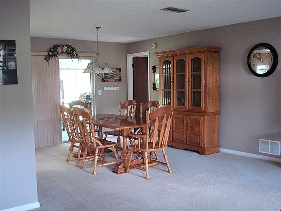 3rd image of 22 Blaine Dr