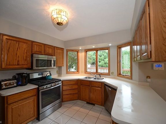 3rd image of 1389 Harmony Dr