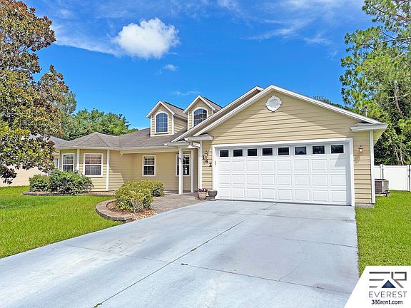 3rd image of 142 Bridgehaven Dr