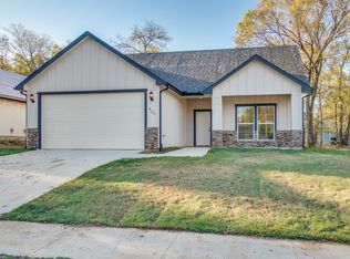 426 W Munson St, Denison, TX 75021