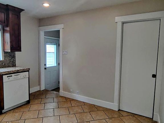 5th image of 431 E Joye St