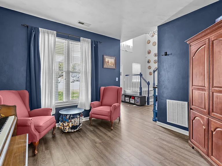 517 Pecan Ct — Photo 3