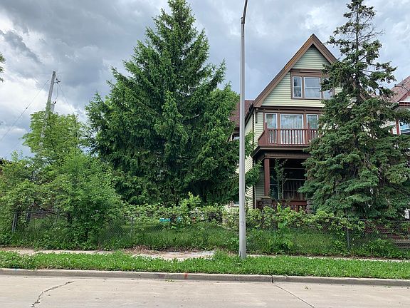 2nd image of 1123 N 26th St #1125
