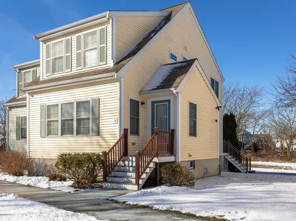 3 Carleton St, Wareham, MA 02571