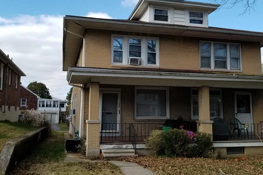 140 Franklin St photo 1