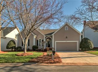 6622 Charter Hills Rd, Charlotte, NC 28277