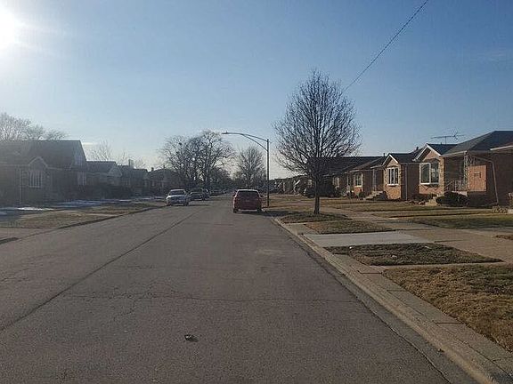 4th image of 3114 W 84th Pl