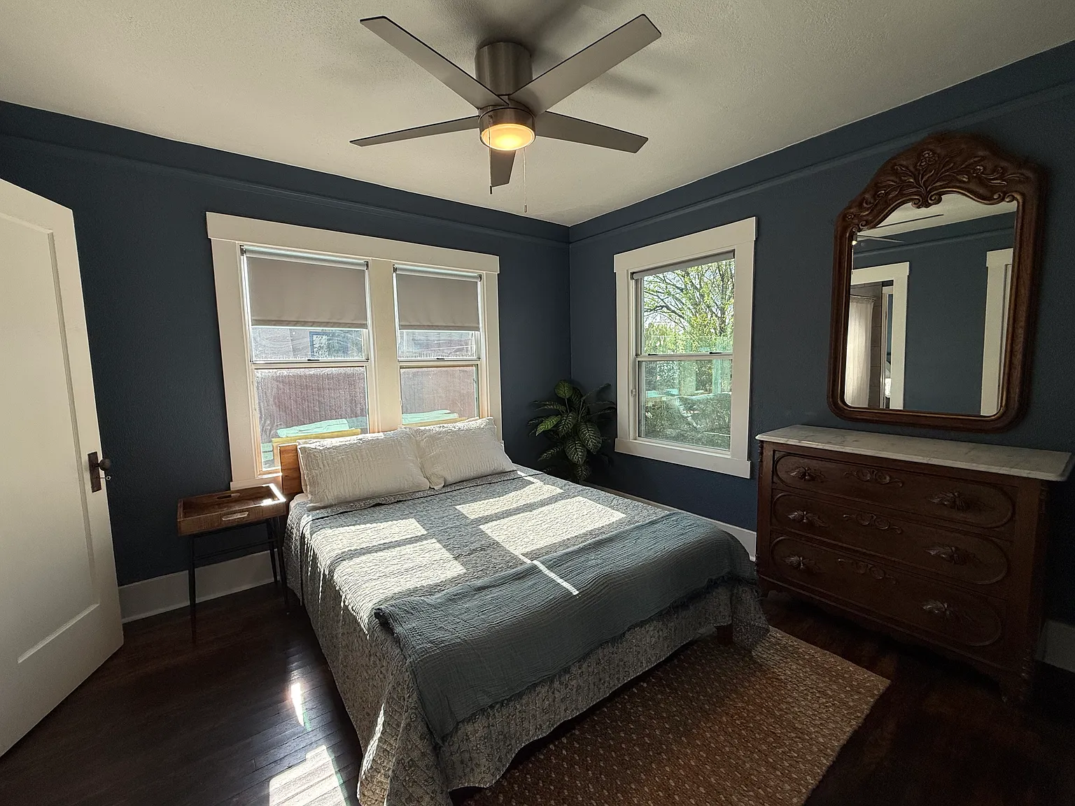 2 bed, 841 sqft, $2,600 — Photo 2