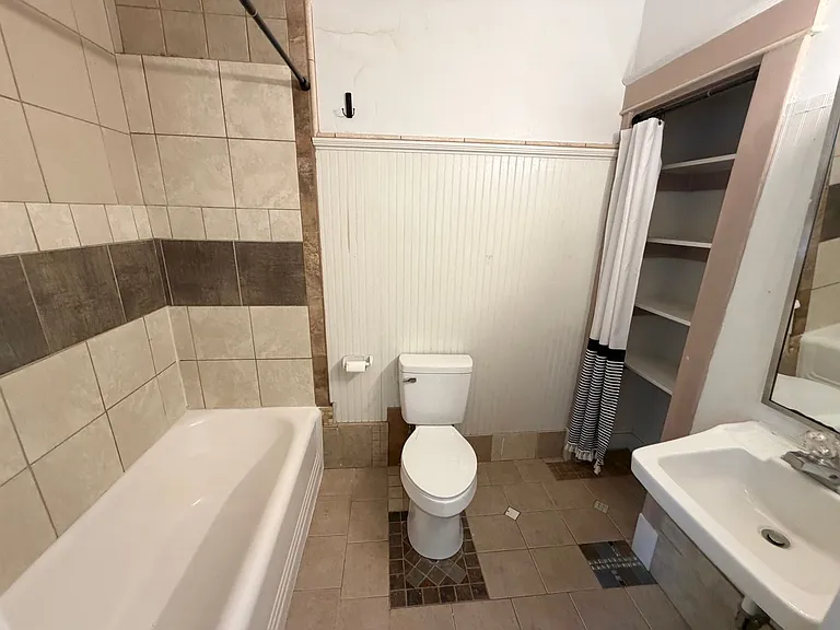 705 W Morgan St — Photo 16