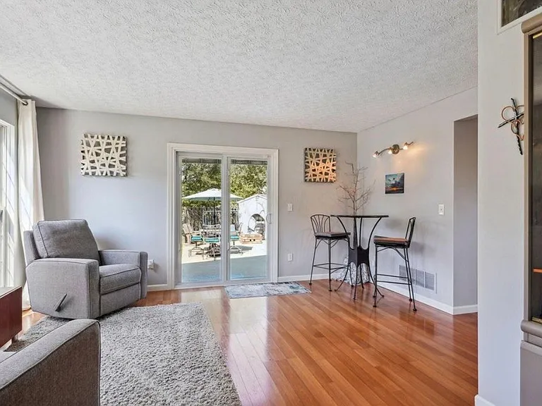 9126 Ellersly Dr — Photo 3