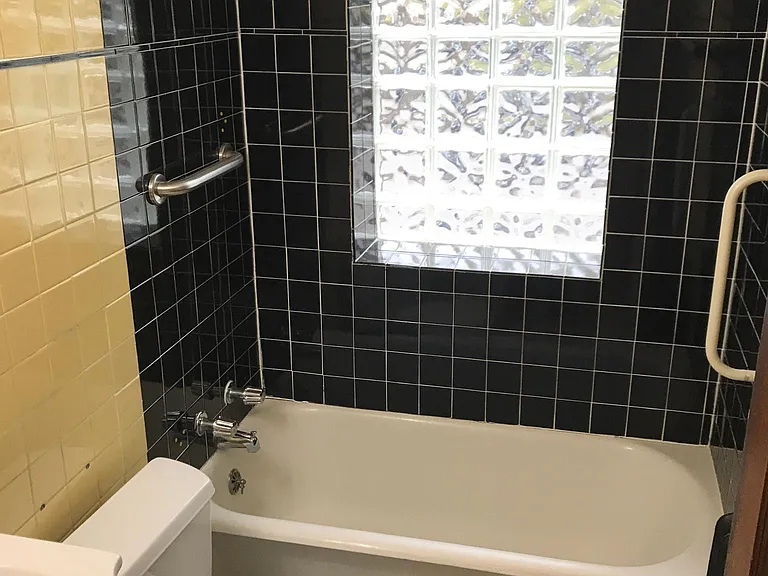 1174 Kenmore Ave #10 — Photo 14