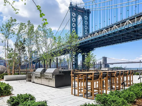 252 South Street image 9 of 17