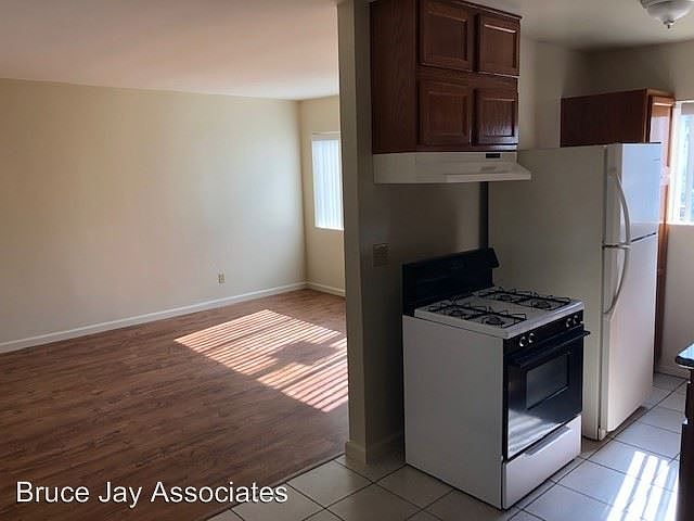 1st image of 4637 Russell Ave APT 9