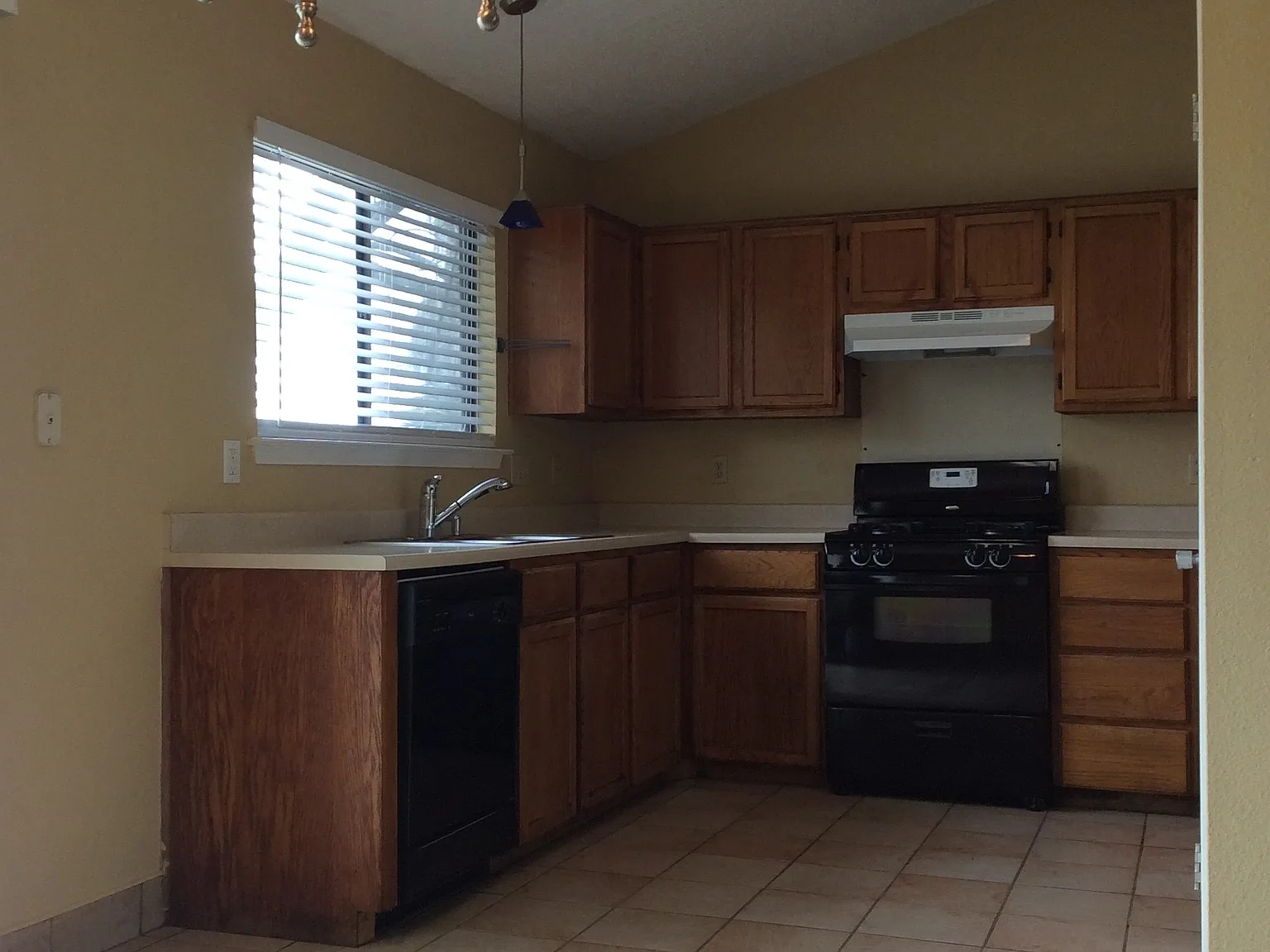 Charming 3 bedroom/2 bath in Round Rock! — Photo 3