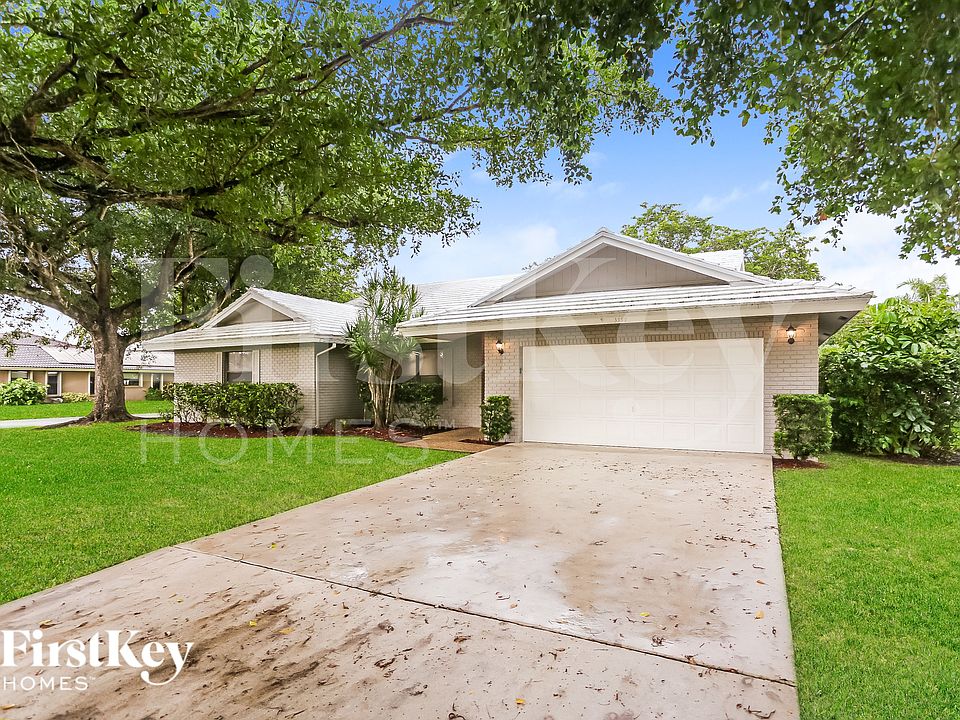 1st image of 3999 NW 73rd Way
