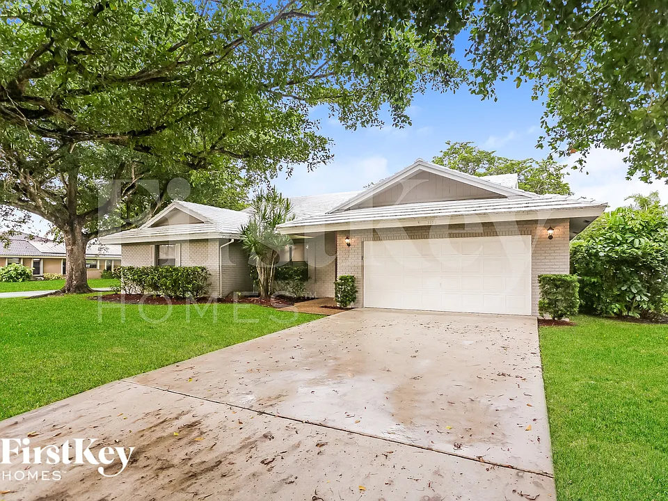 3999 NW 73rd Way