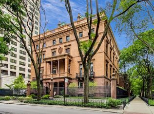 1500 N Astor St APT 4, Chicago, IL