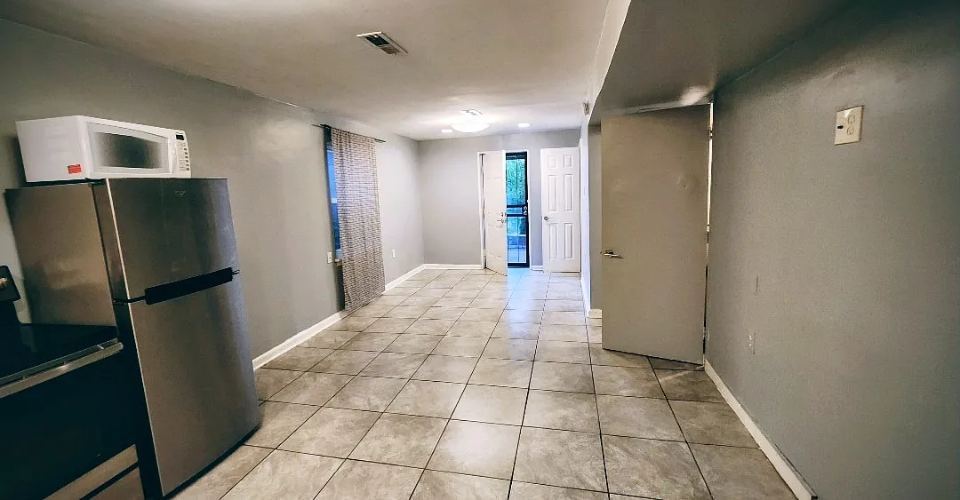 Building Photo - 5348 Chillum Pl NE #BASEMENT