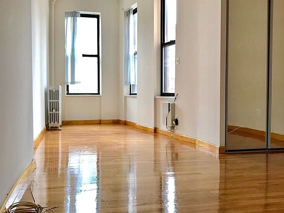 2nd image of 464 Harman St APT 2R