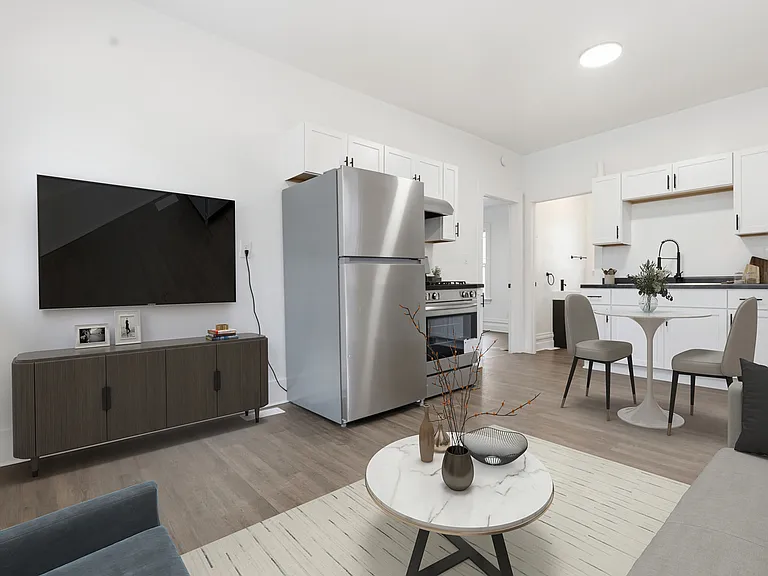 808 Vine St #2 — Photo 2