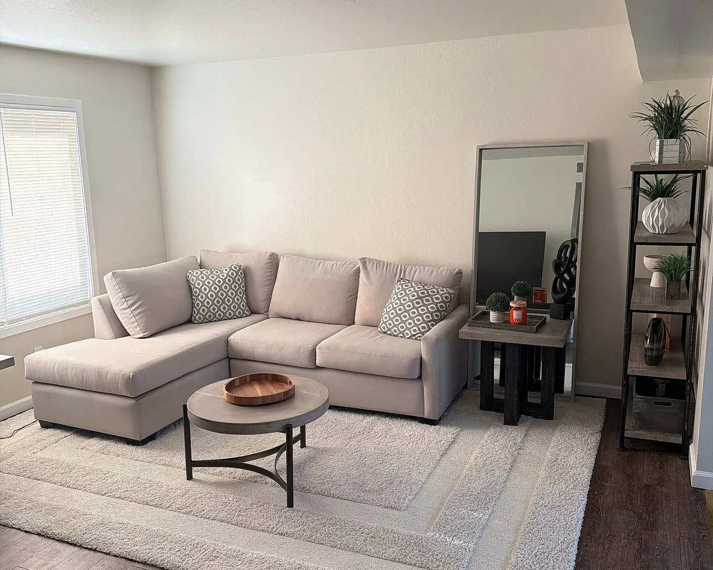 2 bed, 768 sqft, $1,695 — Photo 3