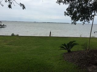 121 Wynnehaven Beach Rd, Mary Esther, FL 32569