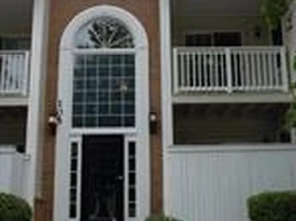 105 Westwick Ct Unit 8, Sterling, VA 20165