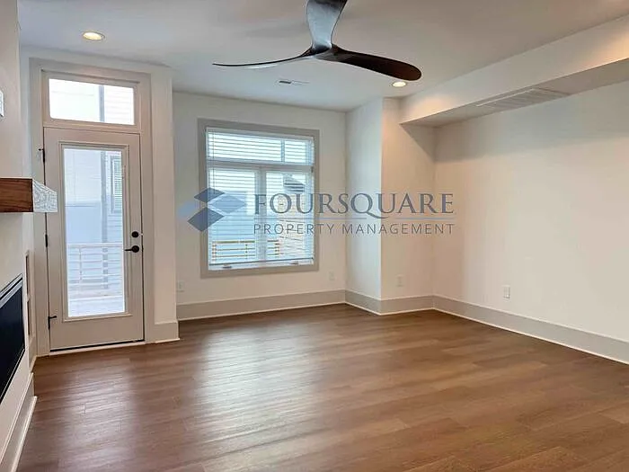 1000 Addison Pl #102 — Photo 17