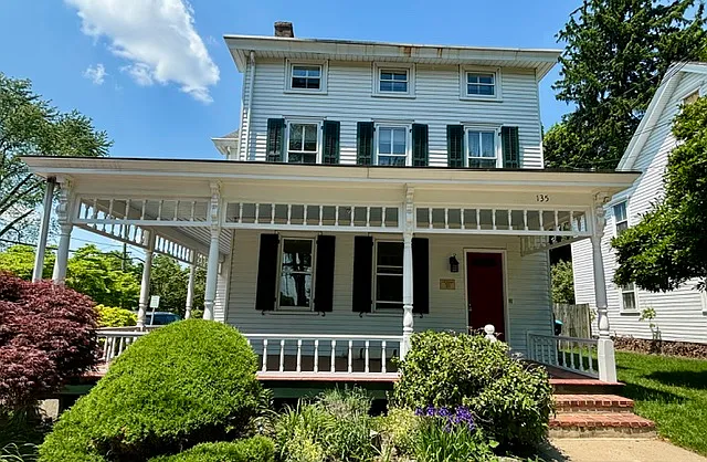 135 W Oakland Ave #TOP