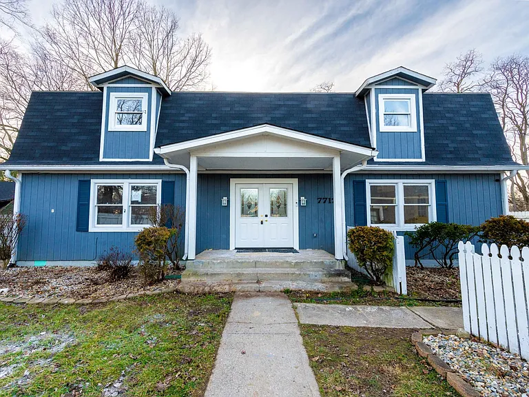 7712 N Spring Ln — Photo 1