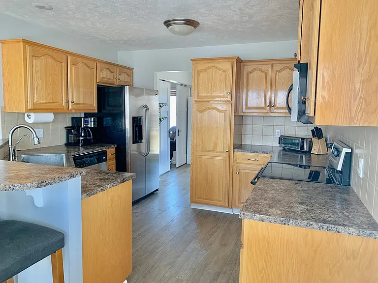 4617 Waterford Ave — Photo 7