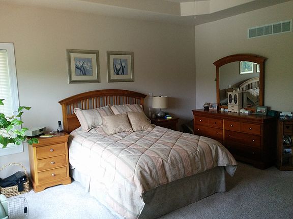upstairs master bedroom