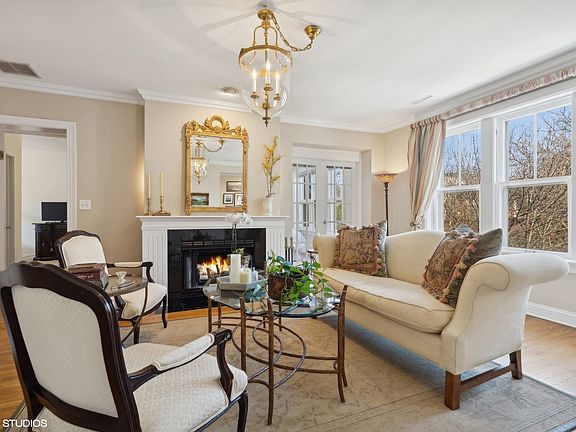 2nd image of 737 W Belden Ave #3G