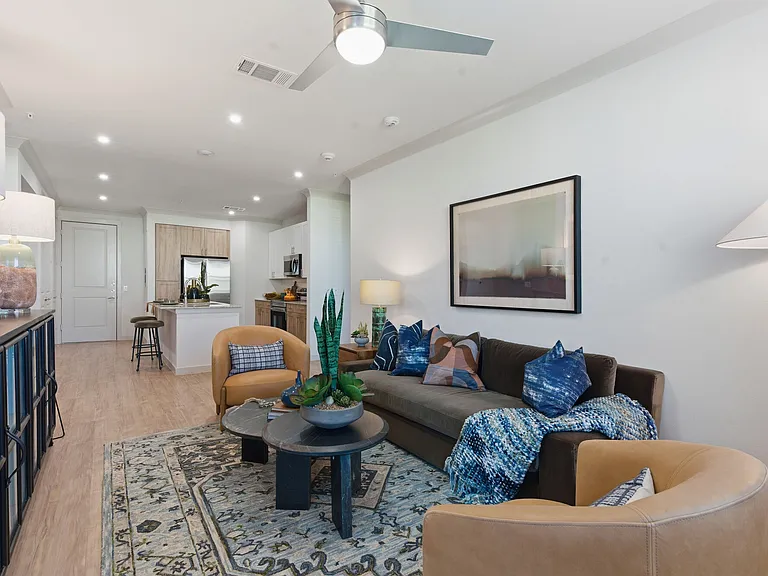 The Westlyn — Photo 7