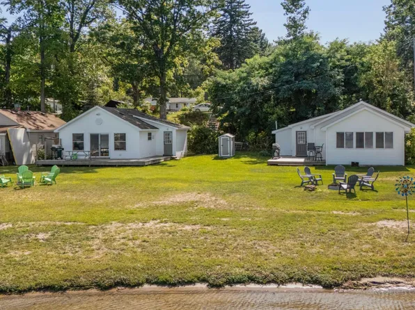 5306 W Houghton Lake Dr, Houghton Lake, MI 48629