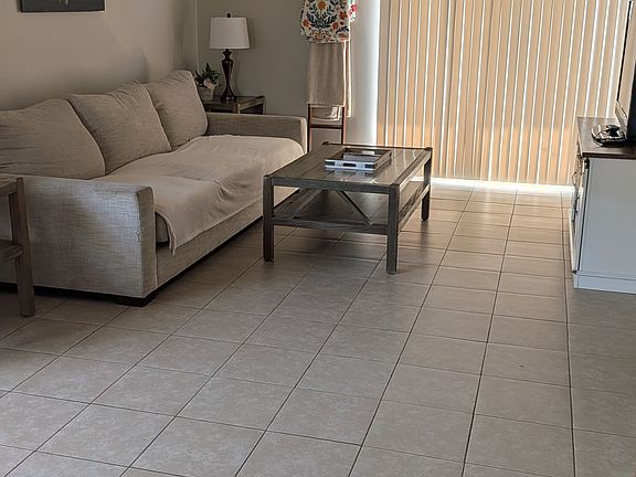 3rd image of 7672 Chablis Cir